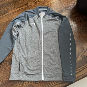 Mens under armour large athletic sweater